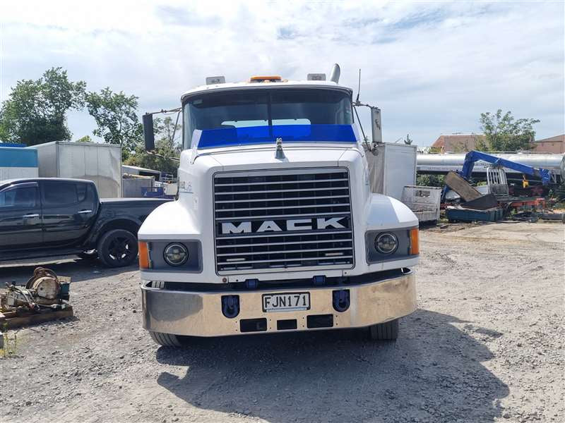 2000 Mack CH Series CH688RST CH688RST
