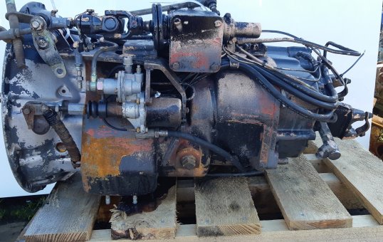 Mitsubishi Fuso Super Great FV fv330 - Manual Gearbox PN: 2838