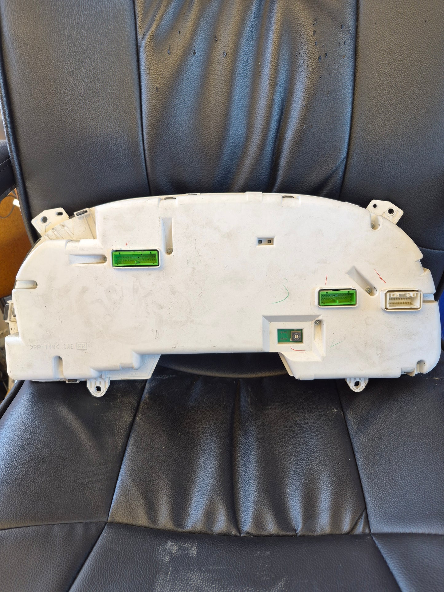 Isuzu Giga 1997-on CYZ400 - Instrument Cluster PN: 971-620
