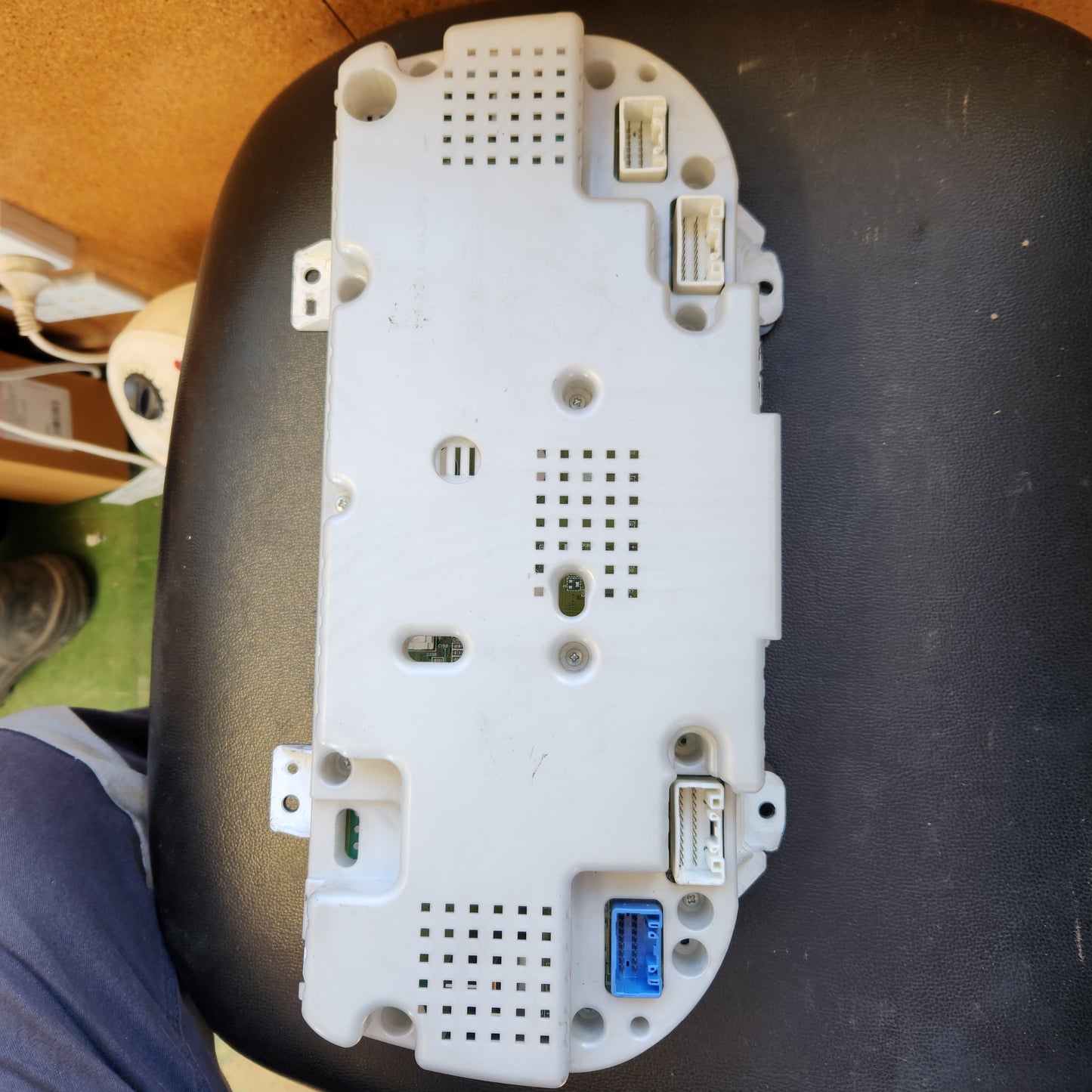 Hino 500 Series X15334 - Instrument Cluster PN: 157520-2500