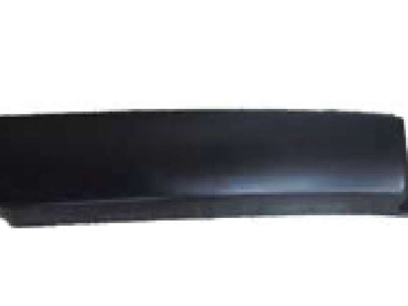2007 Nissan UD Quon All Series - LH Step Panel Garnish PN: NS0916L