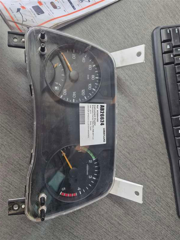 Mitsubishi Canter FEA-FEC-FEB 2011-on FEC85H2 - Instrument Cluster