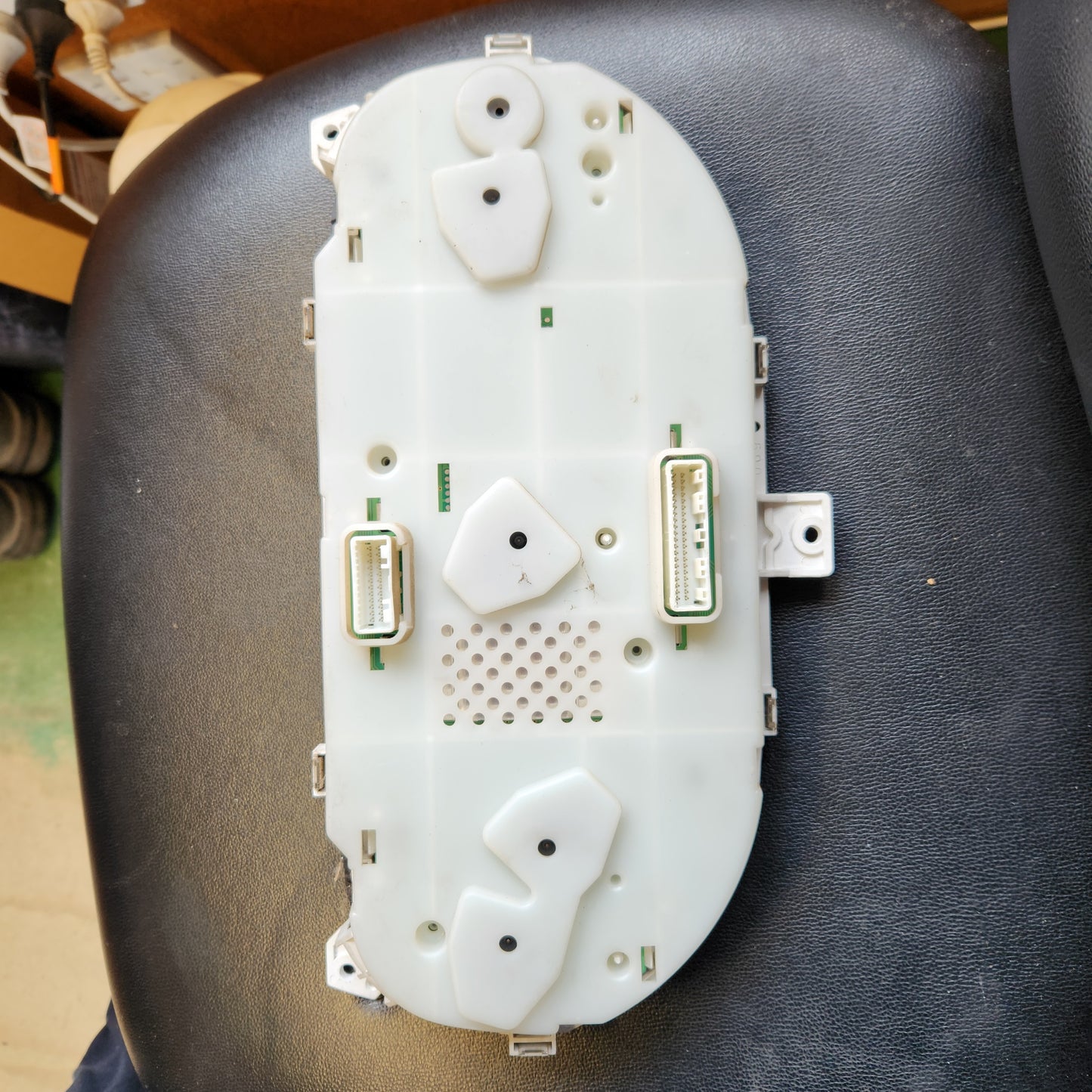 Hino Dutro All Series 2000-2011 ZXU344-1003536 - Instrument Cluster PN: 334-630