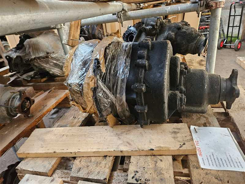 Isuzu F-Series FSR frr32lb-3000562 - Front Diff Head PN: 2883