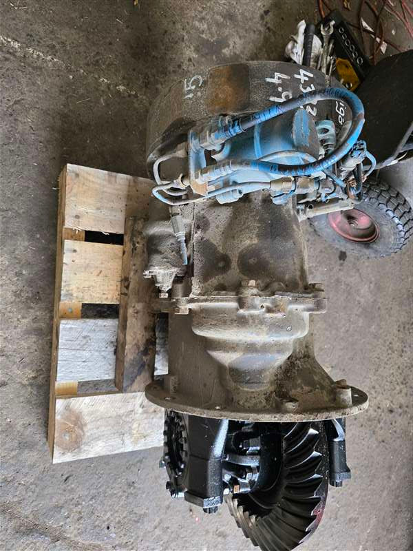 Isuzu Giga 1997-on CXH52 - Front Diff Head