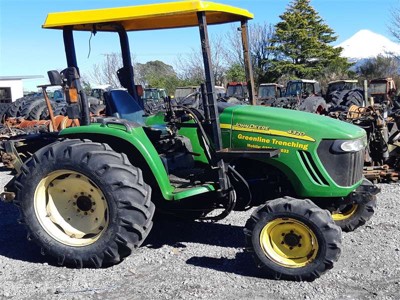 2007 John Deere Tractor 4320