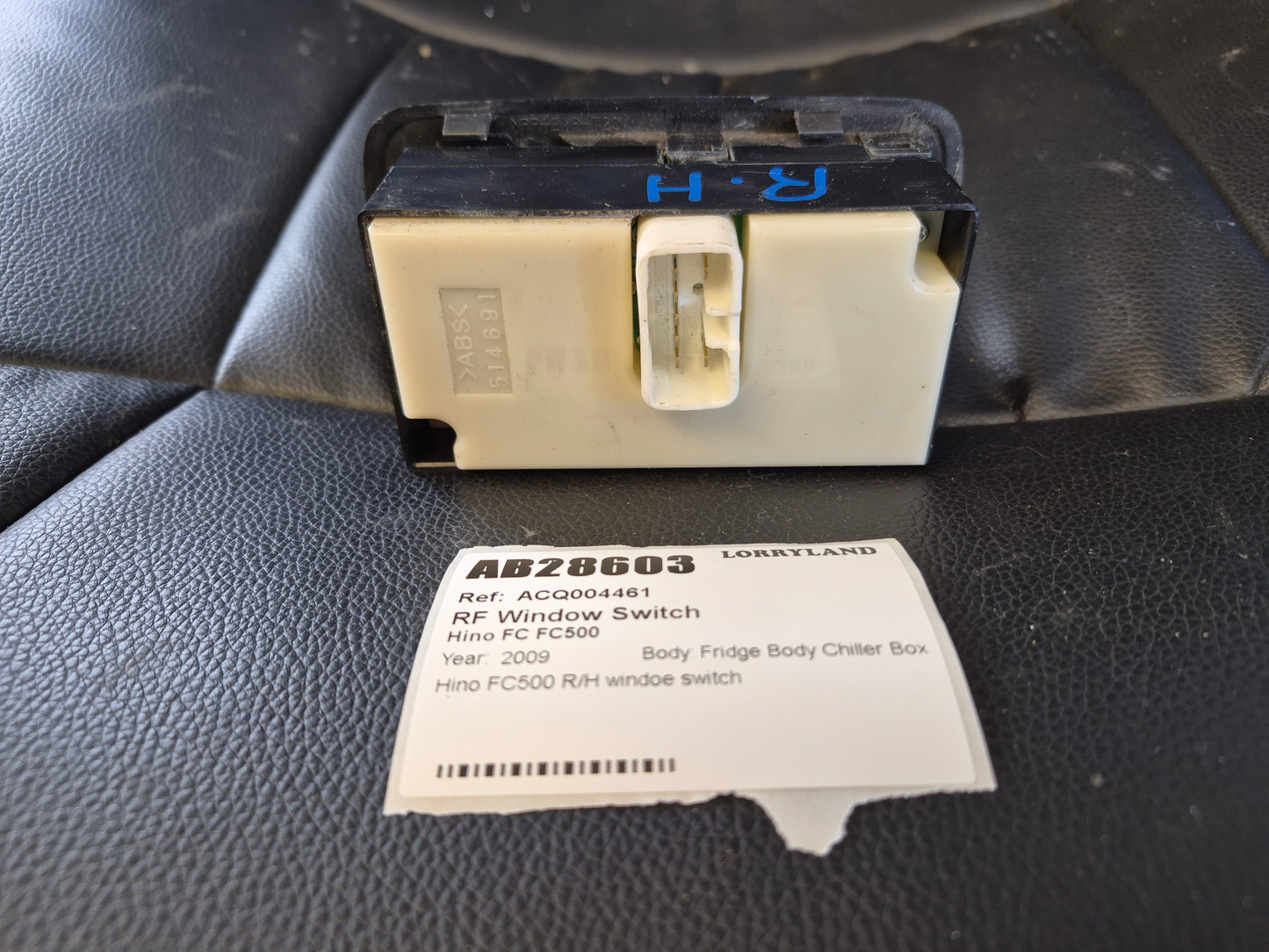 Hino 500 Series FC FC7JKY-11061 - Right Front Window Switch
