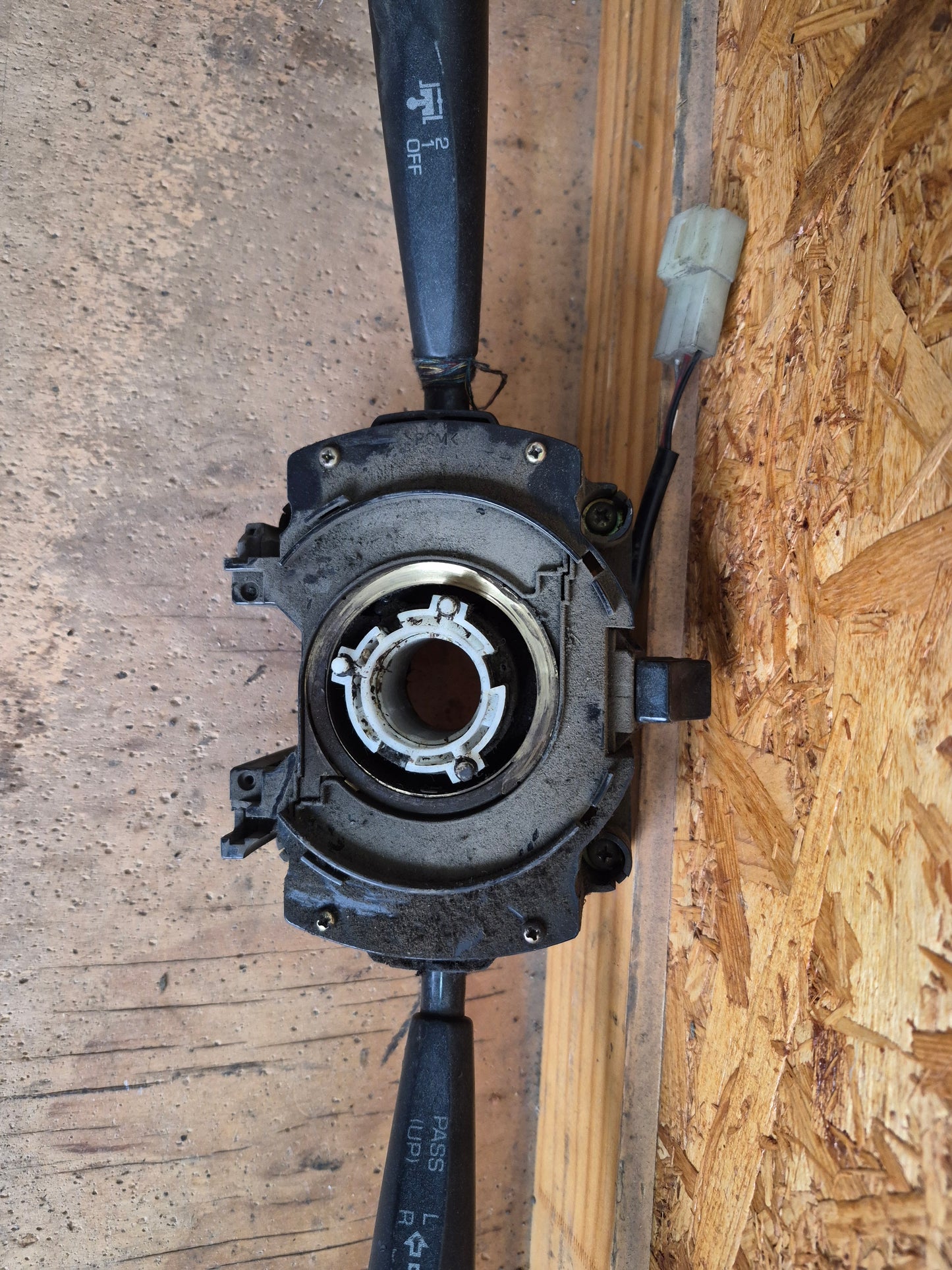 Mitsubishi Fuso Super Great FV FV54 - Combination Switch