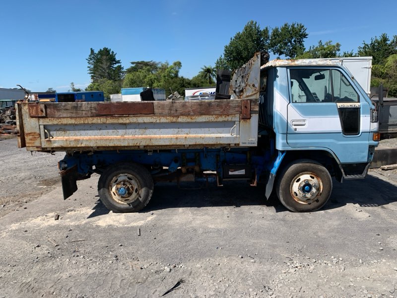 2003 Daihatsu Delta 7/1999-2010 V118