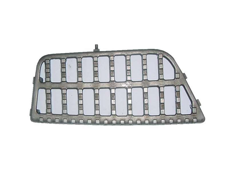 Isuzu GIGA 1997-on - LH Step Plate Upper PN: IZ097L