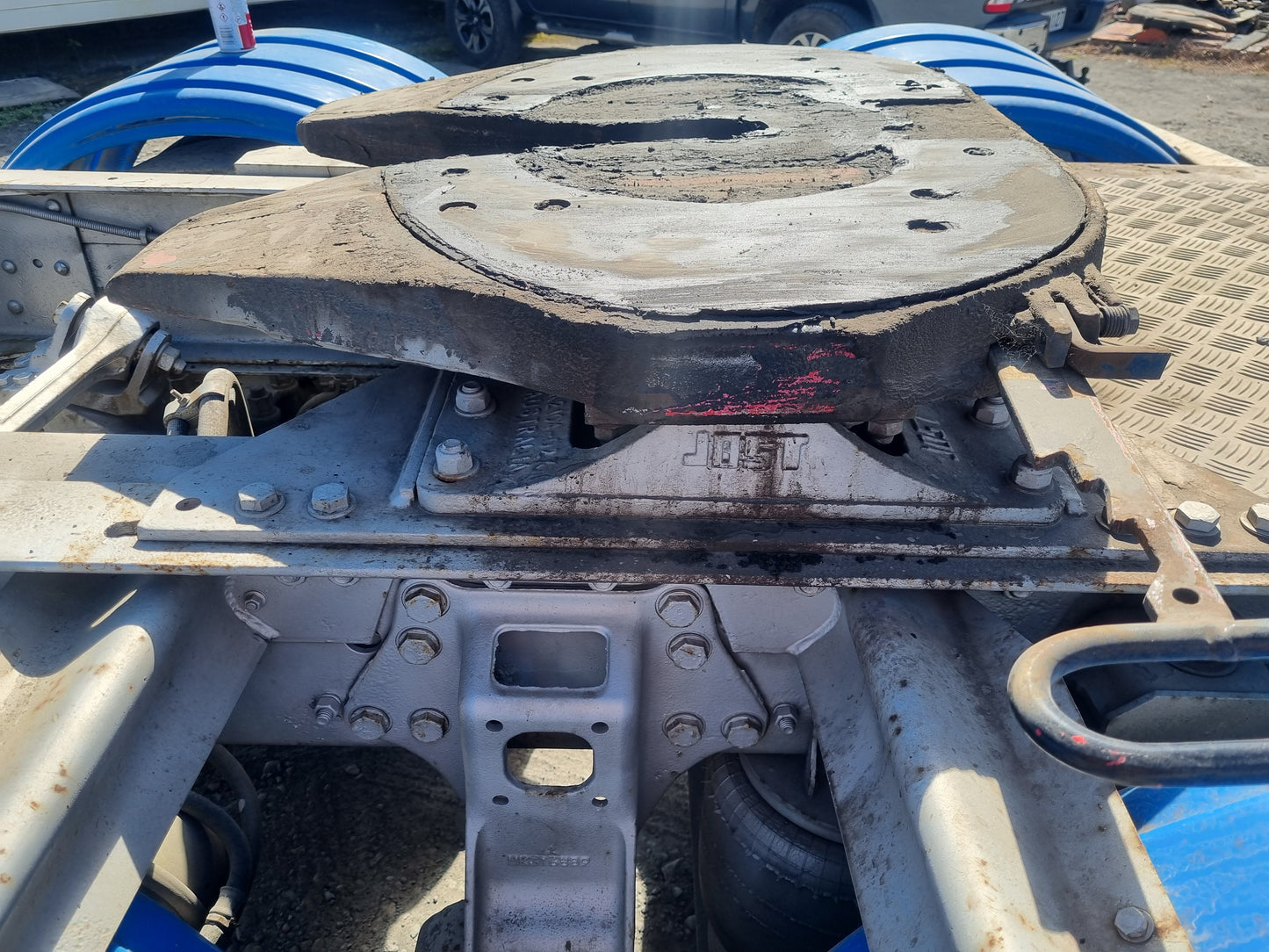 Mitsubishi Fuso Super Great FV FV54 - Fifth Wheel Hitch Coupling PN: jost turn table