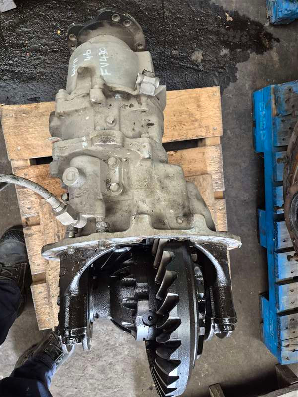Mitsubishi Fuso Super Great FV FV54 - Front Diff Head