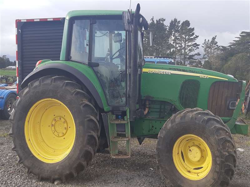 John Deere Tractor 6620 LO6620V338105