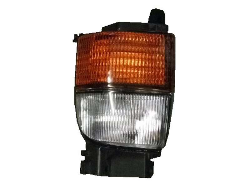 2000 Nissan UD CG Series CG400 - Right Corner Light PN: NS0323R