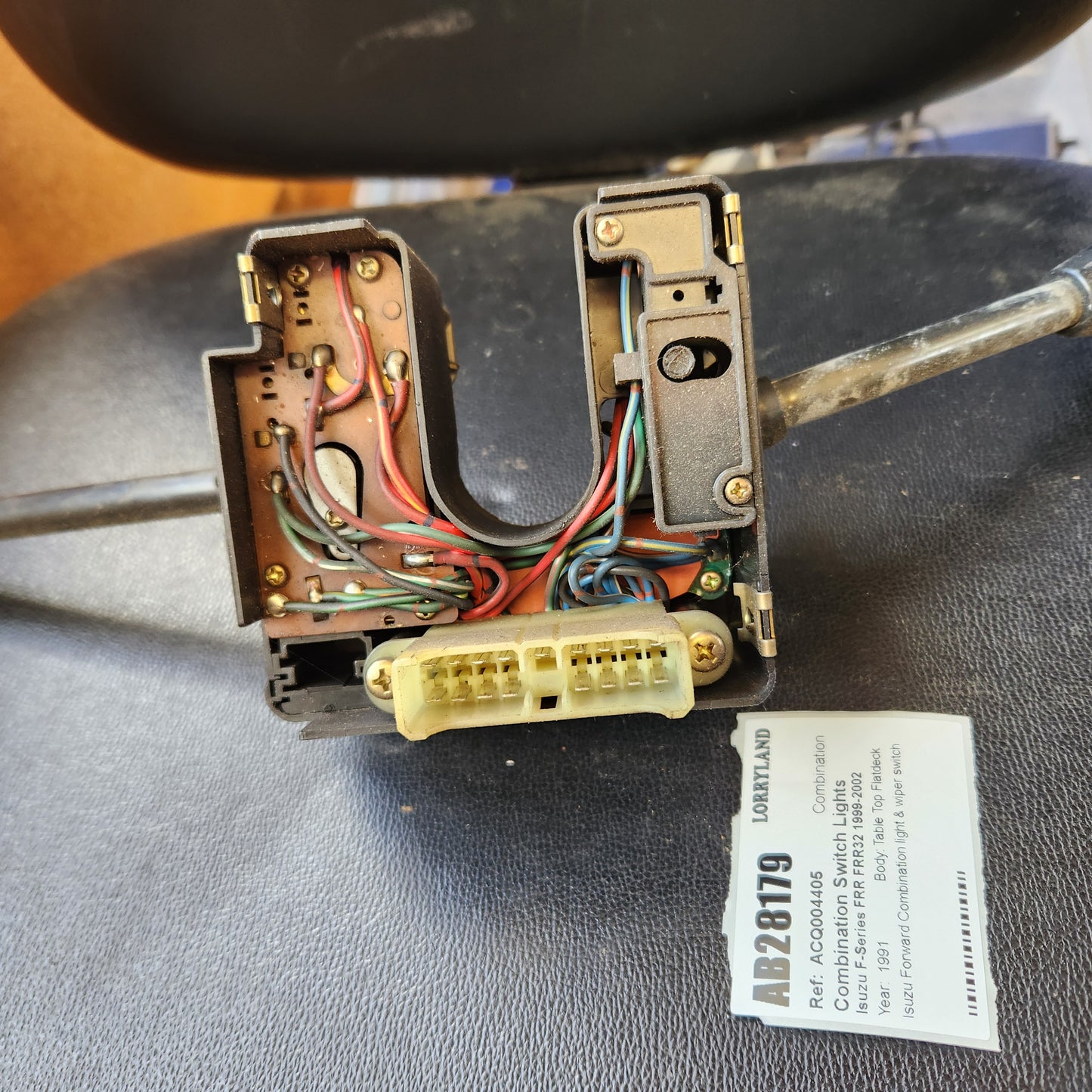 Isuzu F-Series FRR FRR32HB-3003674 - Combination Switch Lights PN: Combination