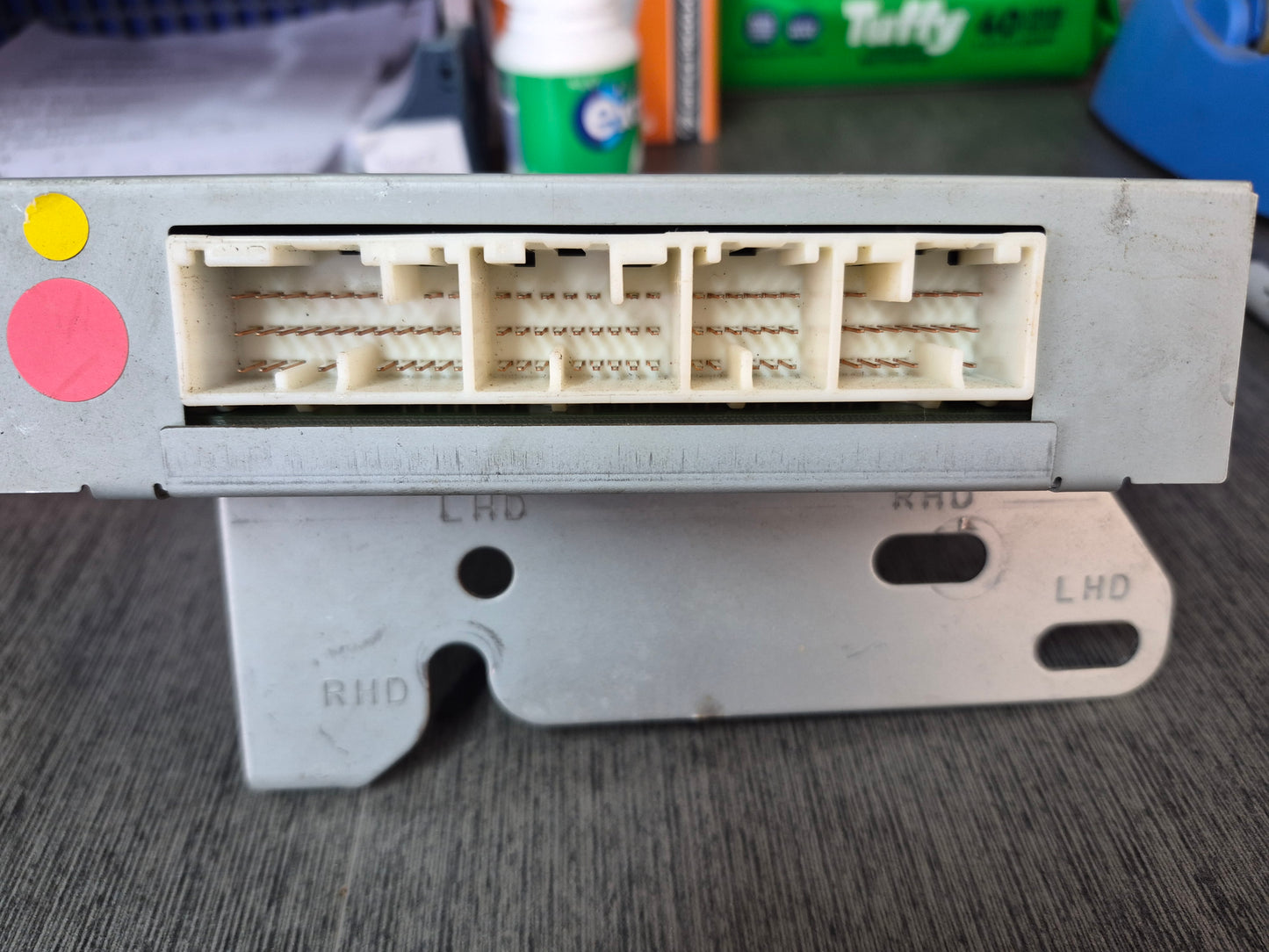 Isuzu N-Series NLR NLR85-7016677 - Control Unit Receiver PN: 8982553770 07