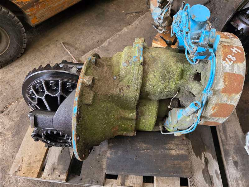 Isuzu C Series CXH52 CXH52T - Front Diff Head