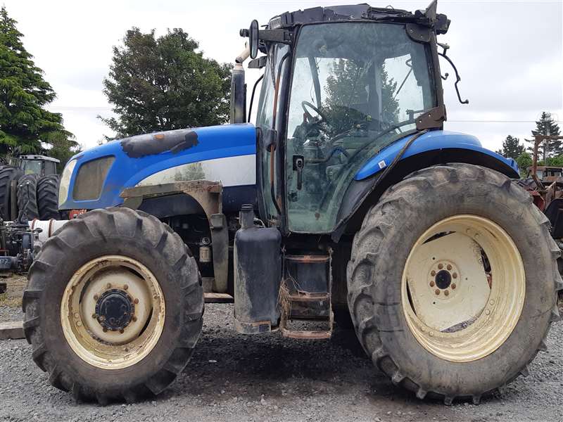 2005 New Holland Tractor TS115A