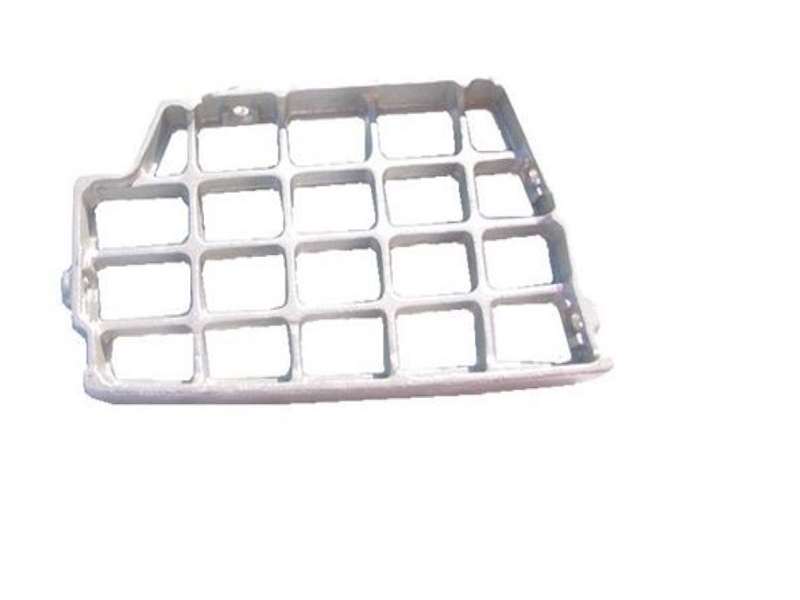 Nissan UD MK Series MK210 - RH Step Plate Lower PN: NS0630R