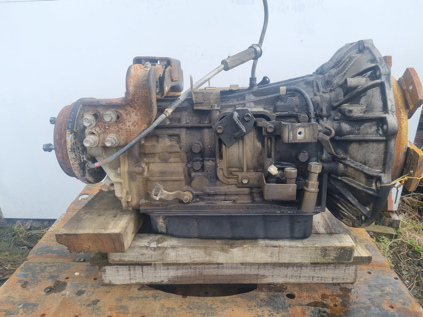 Hino Dutro All Series 2000-2011 ZXU344-1003536 - Automatic Transmission PN: a860e with speedo drive