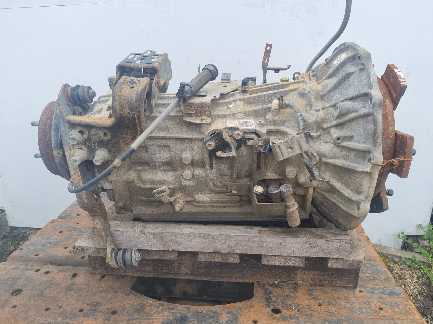 Toyota Dyna XZU308 XZU308-1007437 - Automatic Transmission PN: a860e