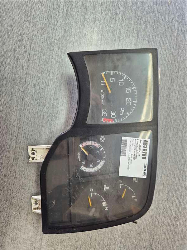 Mitsubishi Fuso Fighter FM 557 FK 617 - Instrument Cluster