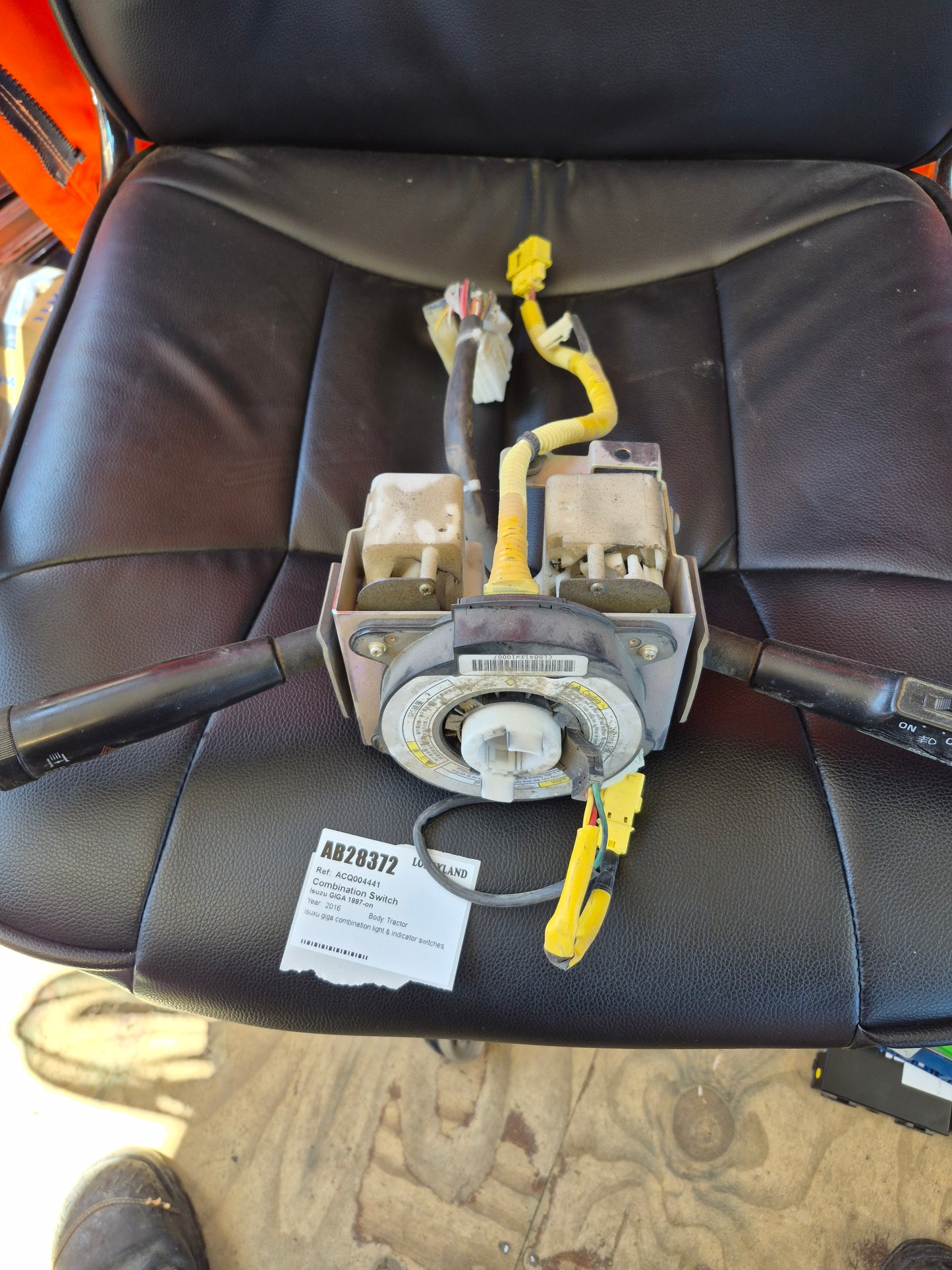 Isuzu Giga 1997-on CYZ400 - Combination Switch