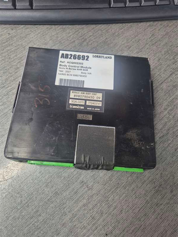 Isuzu N-Series NHR nmr85-7002739 - Body Control Module