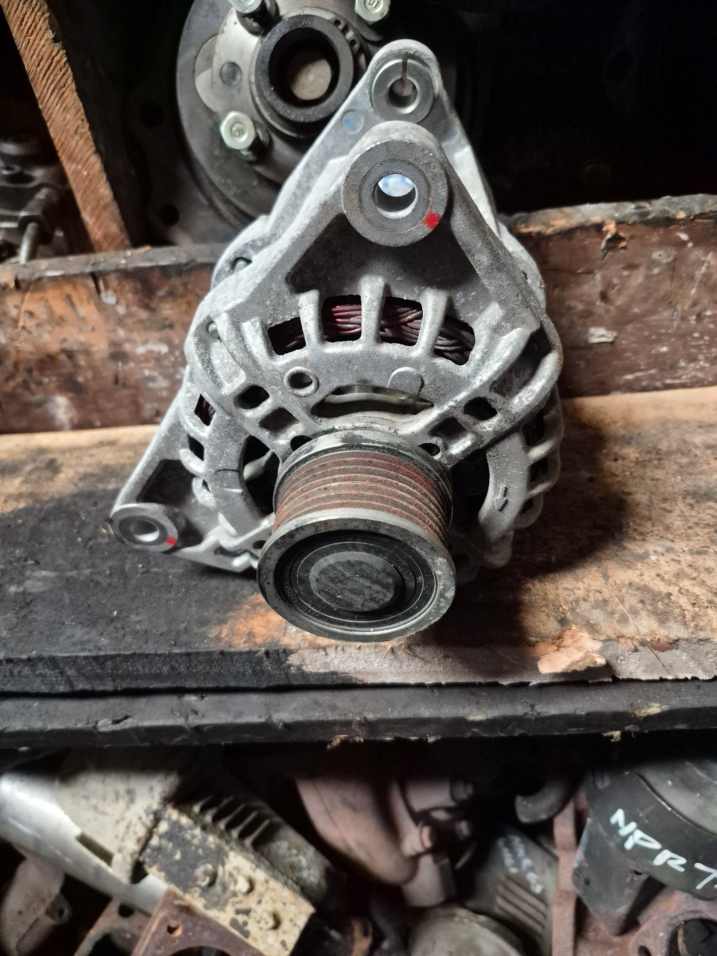 Mitsubishi Canter FEB60E2 fba60-510336 - Alternator