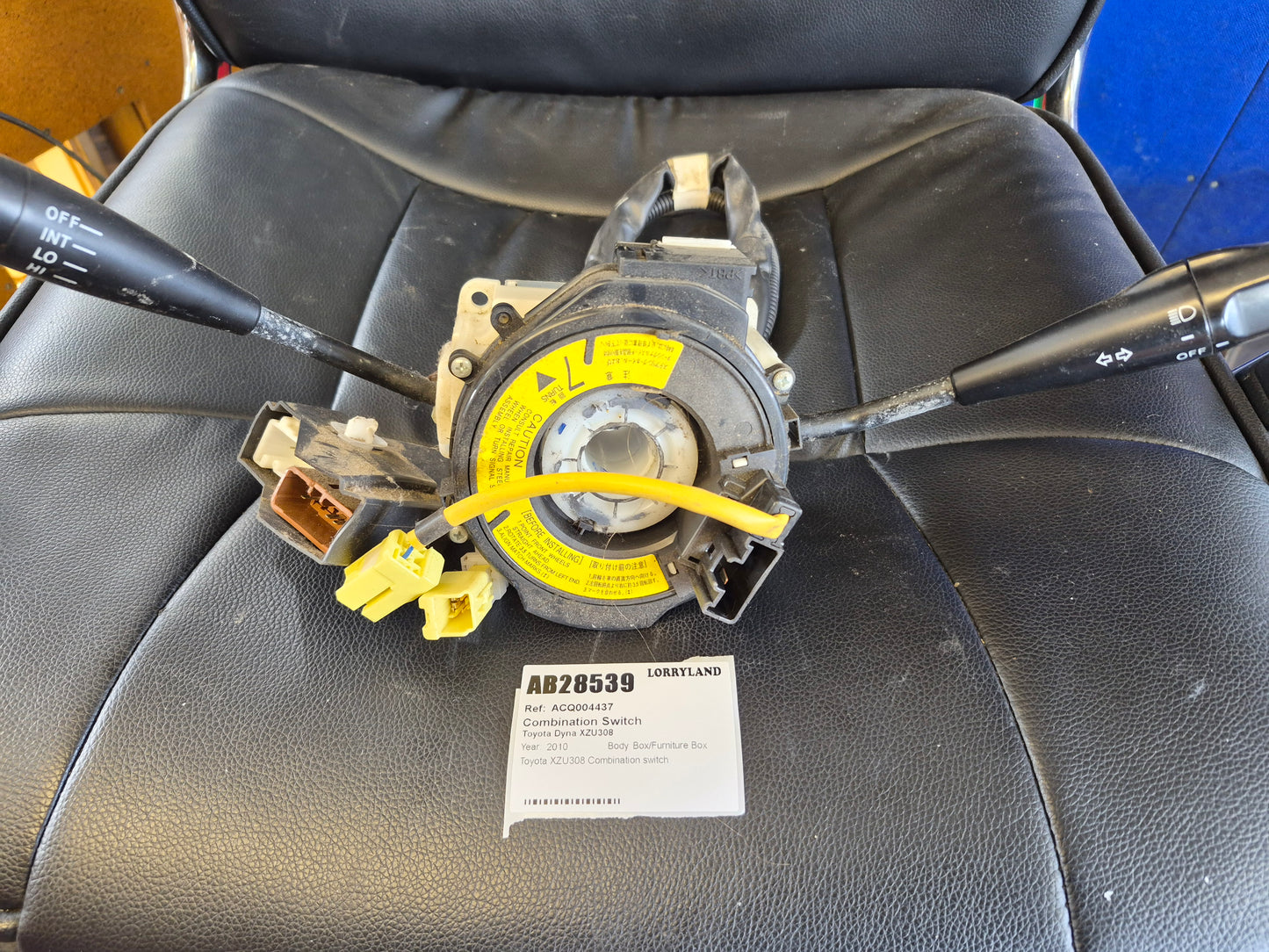 Toyota Dyna XZU308 XZU308-1007437 - Combination Switch