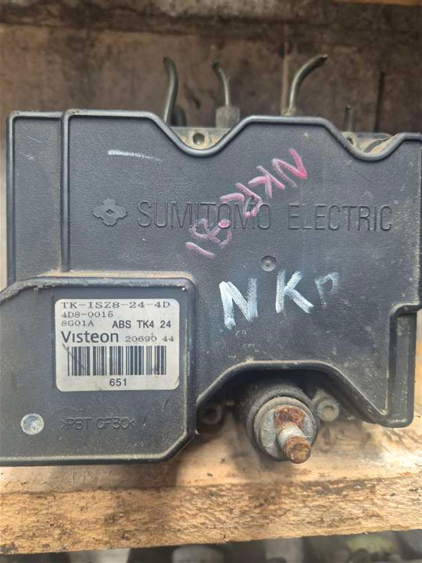 Isuzu N-Series NKR nkr81-7041179 - ABS Brake Unit