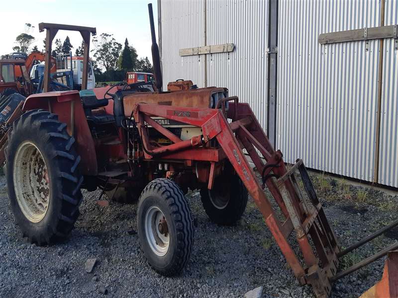 International Tractor 584