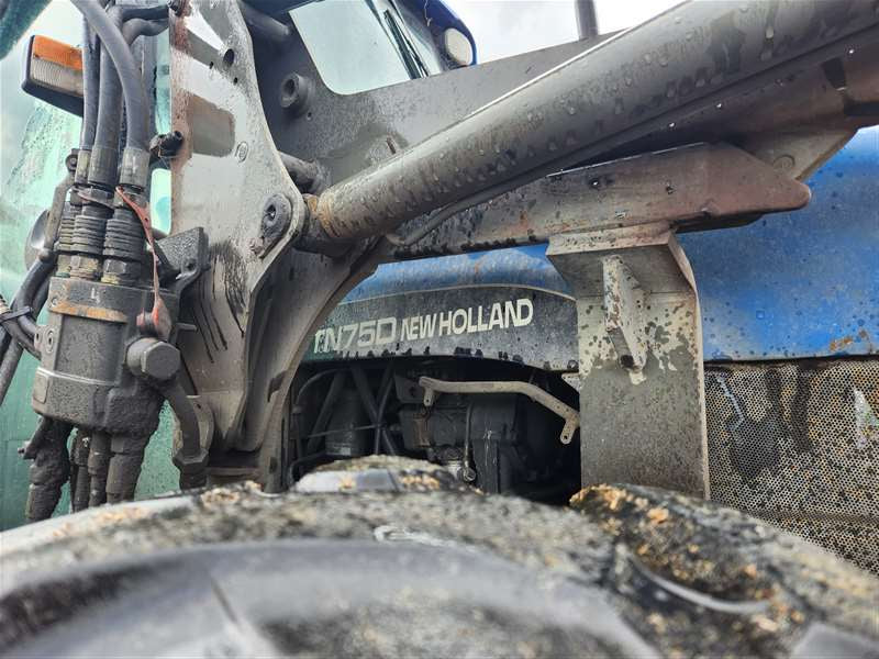 2000 New Holland Tractor TN75D