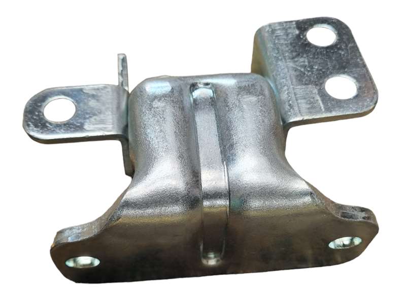 Nissan UD Atlas F23 - RF Door Bottom Hinge PN: NS0516R
