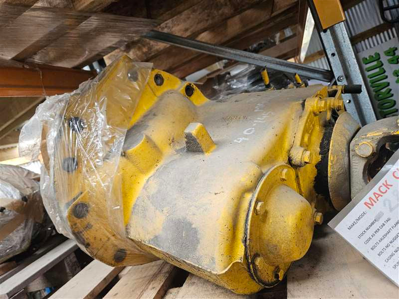 Mack CH Series CH666 ch666 metroliner - Front Diff Head PN: 2856