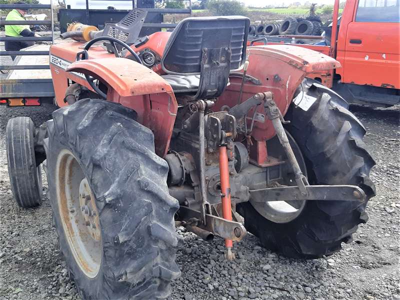 1985 Massey Ferguson Tractor 220-4