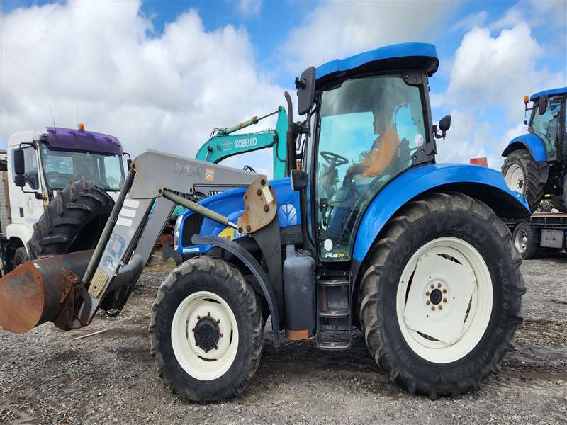 2011 New Holland Tractor T6030 Z9BD001148.