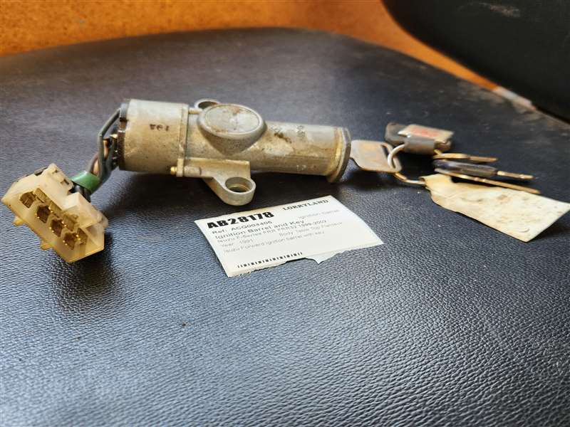 Isuzu F-Series FRR FRR32HB-3003674 - Ignition Barrel and Key PN: ignition barrel
