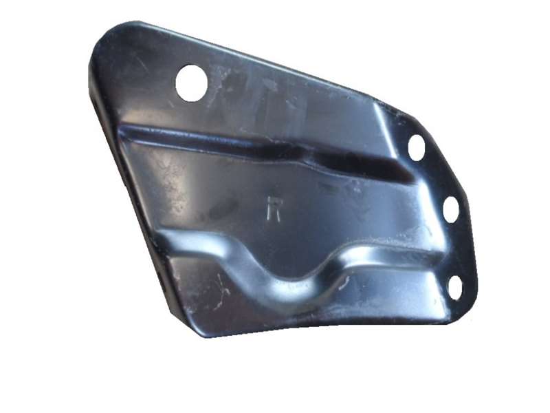 Mitsubishi Fuso Fighter FK4/FM5 1985-1996 - LH Bumper Iron PN: MB0312L