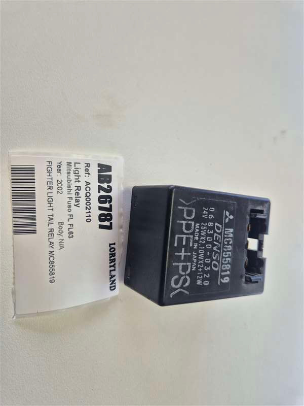 Mitsubishi Fuso Fighter FL fl63hh-750028 - Light Relay
