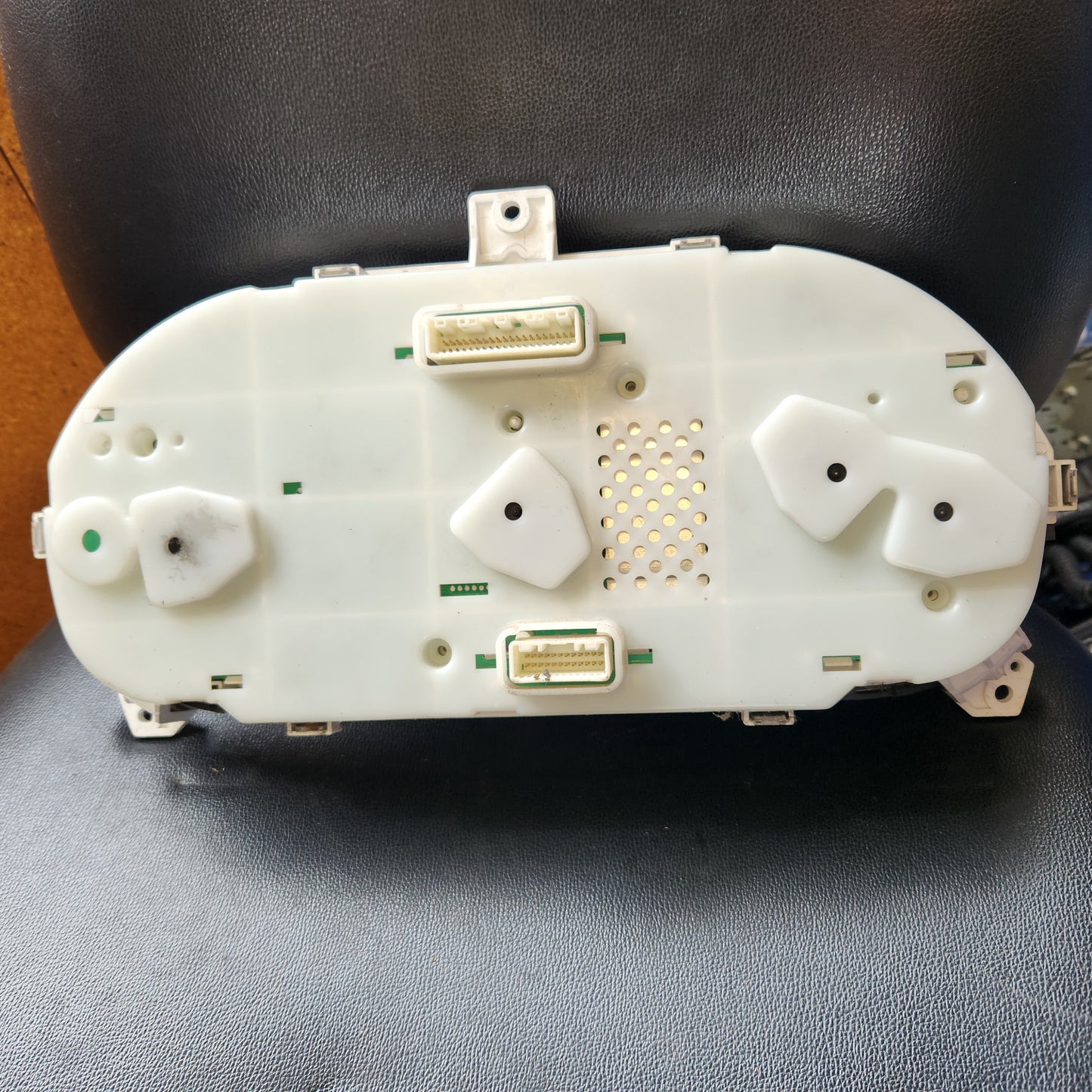 Hino 300 Series XZU424R-HKFTW03 - Instrument Cluster PN: 334-090