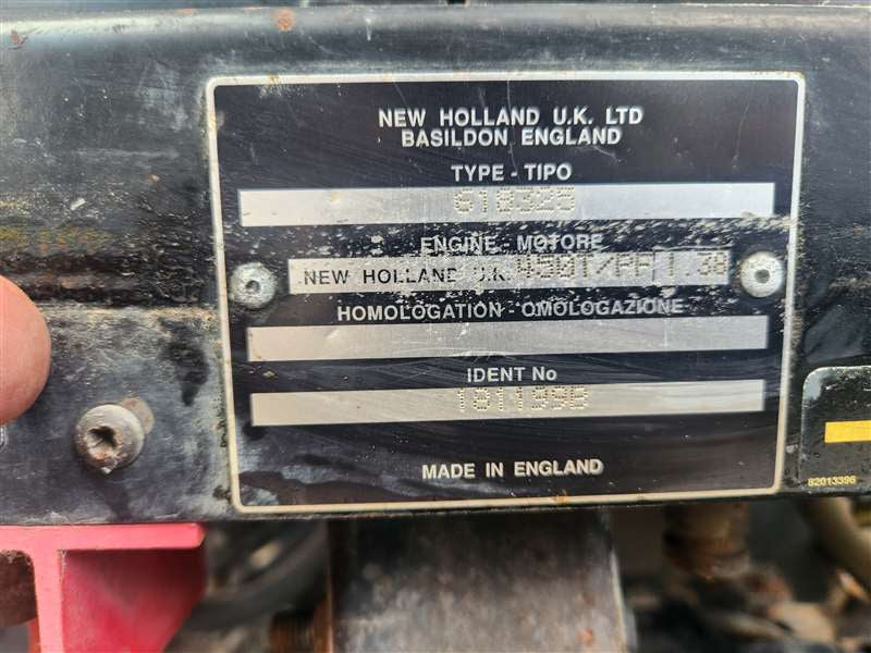 New Holland Tractor TS100............