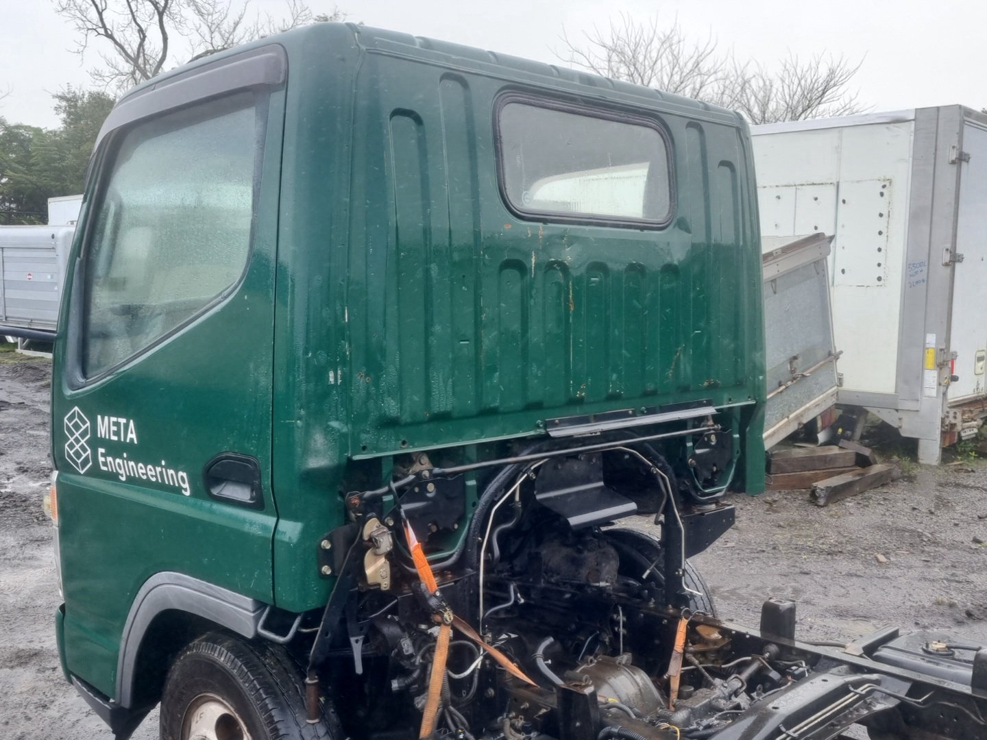 2004 Mitsubishi Canter FB* FB700B
