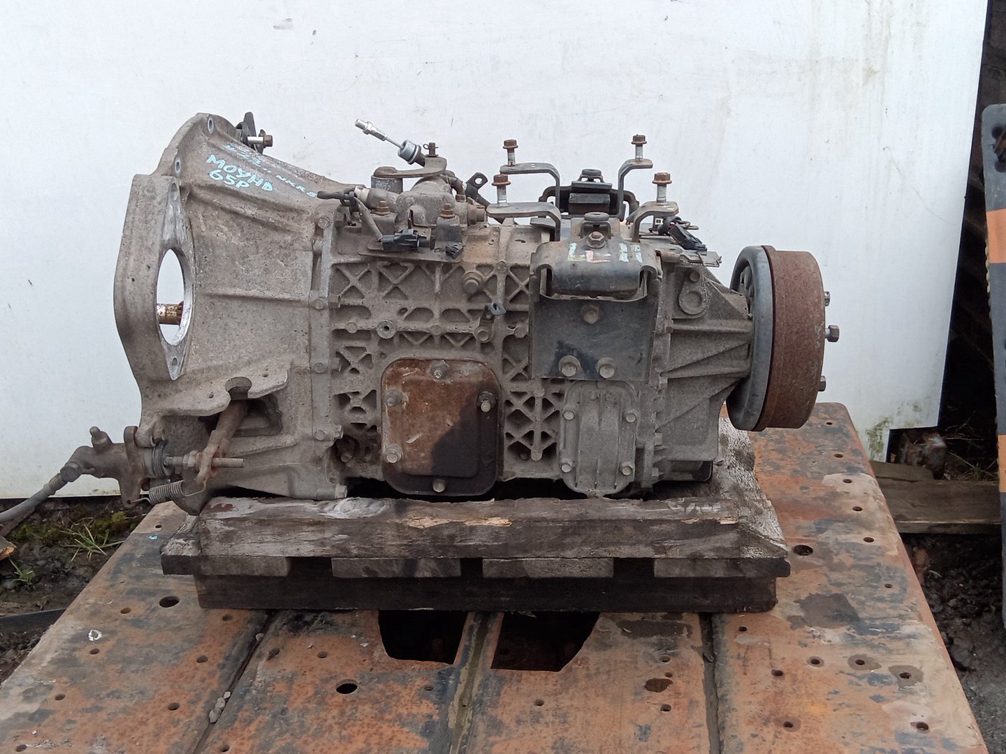 2008 Isuzu Elf NKR85 - Trans/Gearbox PN:
