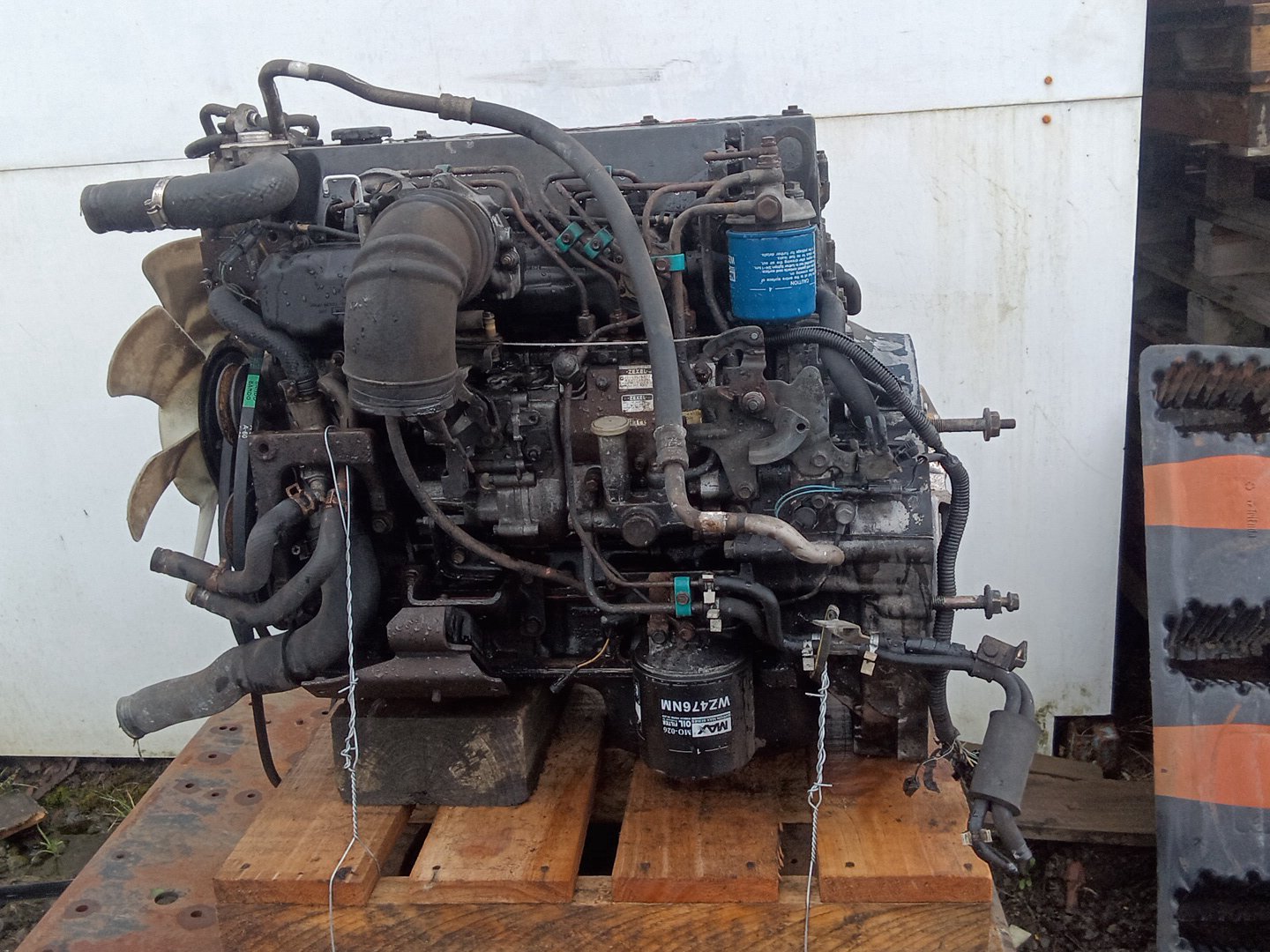 1996 Isuzu Elf NKR66E - Engine PN: 4hf1 inline fuel pump