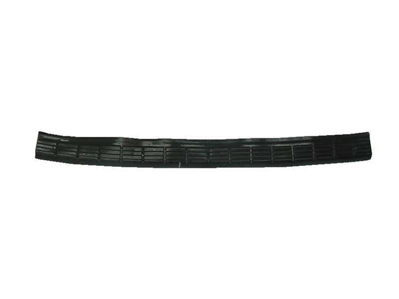 Isuzu GIGA 1997-on - Bumper Protector Center PN: IZ0910