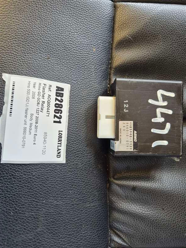 Hino 500 Series GD GD1J - Flasher Relay PN: 85940-1120