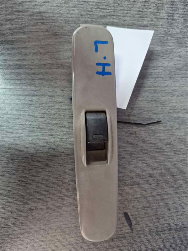 Toyota Dyna 2001-2011 XZU304 - Left Front Window Switch