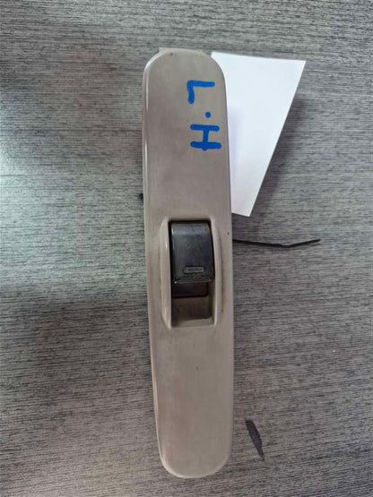 Toyota Dyna 2001-2011 XZU304 - Left Front Window Switch