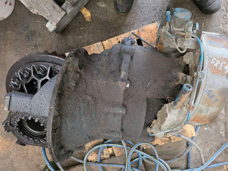 Isuzu C Series CXH52 - Front Diff Head